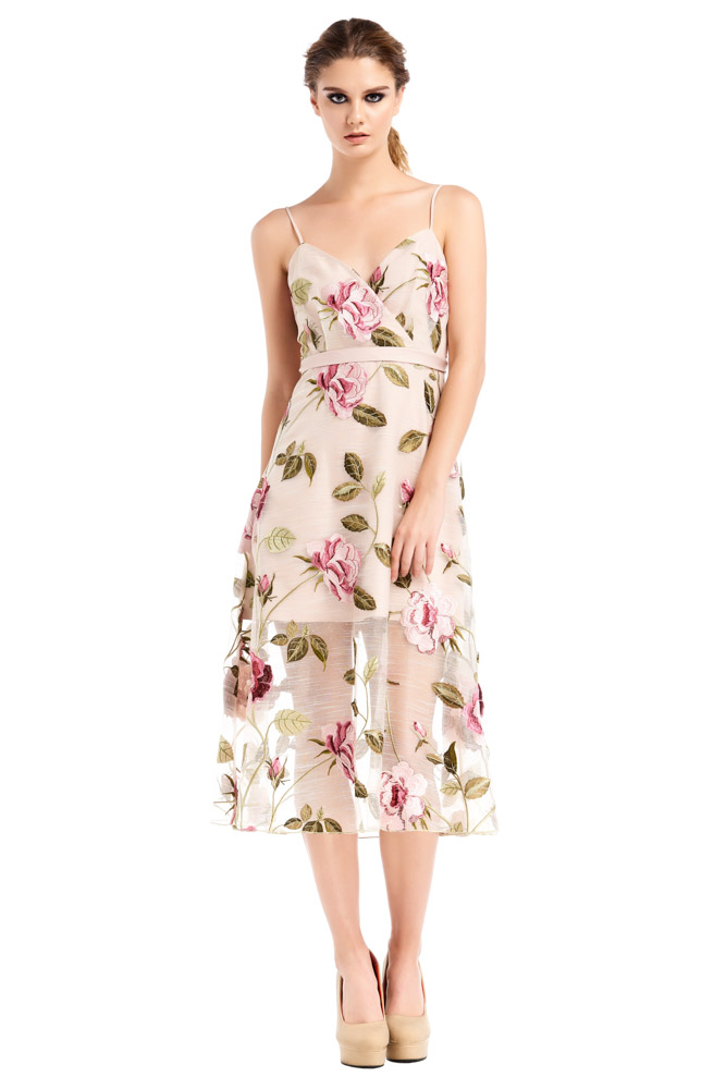 WEE Brand, dress, floral dress, print dress, creme dress, long dress. party dress, designer dress, outfit, fashion, ชุดแบรนด์เนม, เช่าชุด, เดรส, เดรสยาว, ชุดออกงาน, ชุดปาร์ตี้