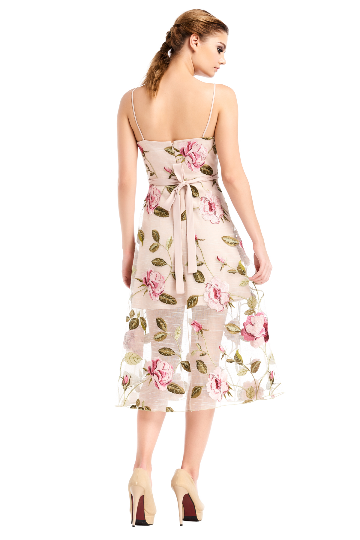 WEE Brand, dress, floral dress, print dress, creme dress, long dress. party dress, designer dress, outfit, fashion, ชุดแบรนด์เนม, เช่าชุด, เดรส, เดรสยาว, ชุดออกงาน, ชุดปาร์ตี้