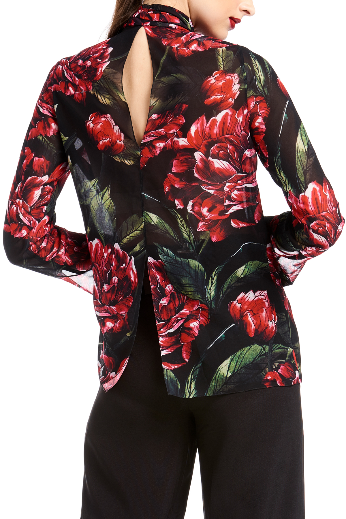 WEE Brand, blouse, print blouse, black blouse, print blouse, party outfit, designer outfit, outfit, fashion, ชุดแบรนด์เนม, เช่าชุด, ชุดออกงาน, ชุดปาร์ตี้